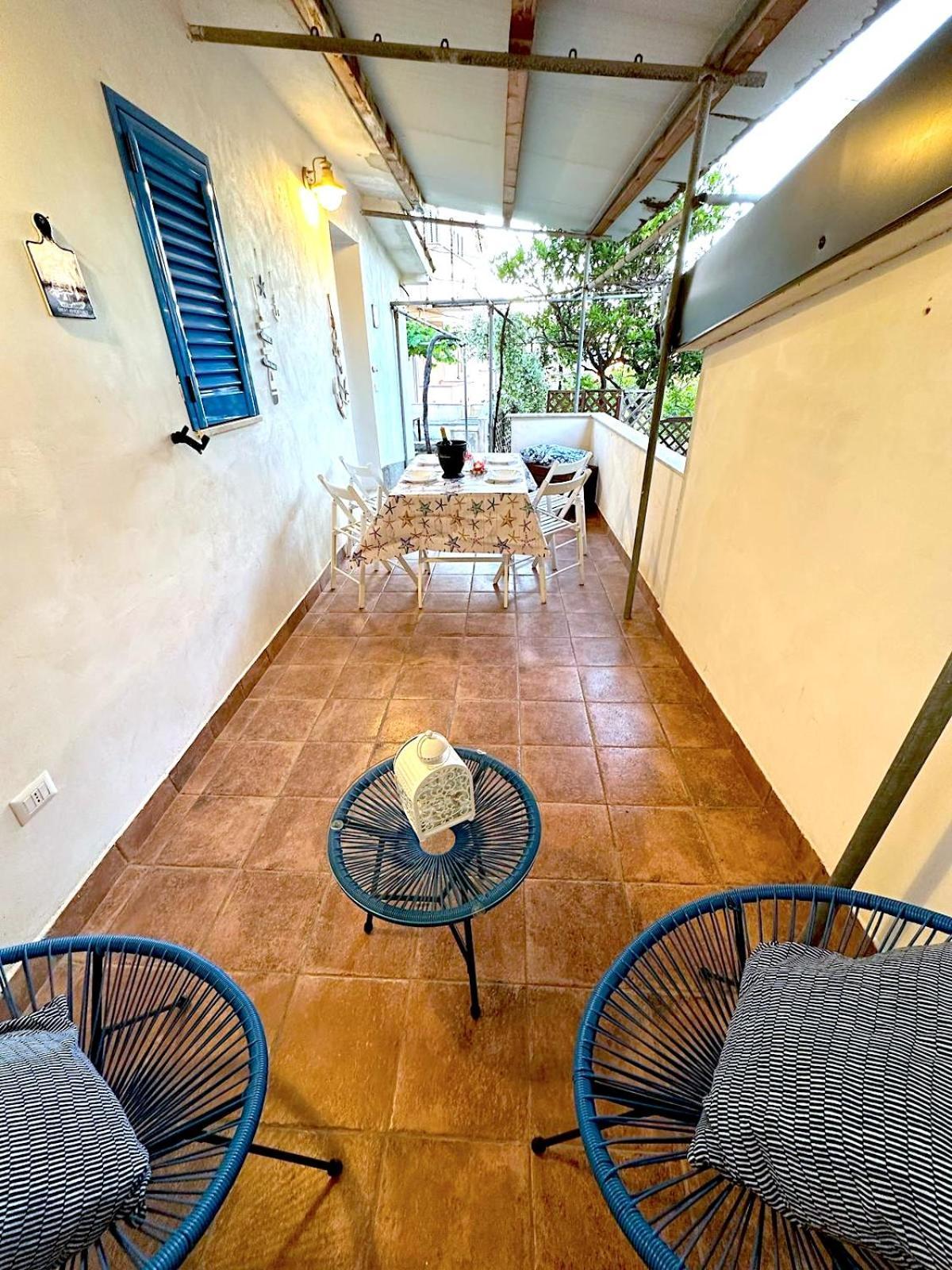 Dilettaanna Apartment With Private Garden Тропея Экстерьер фото